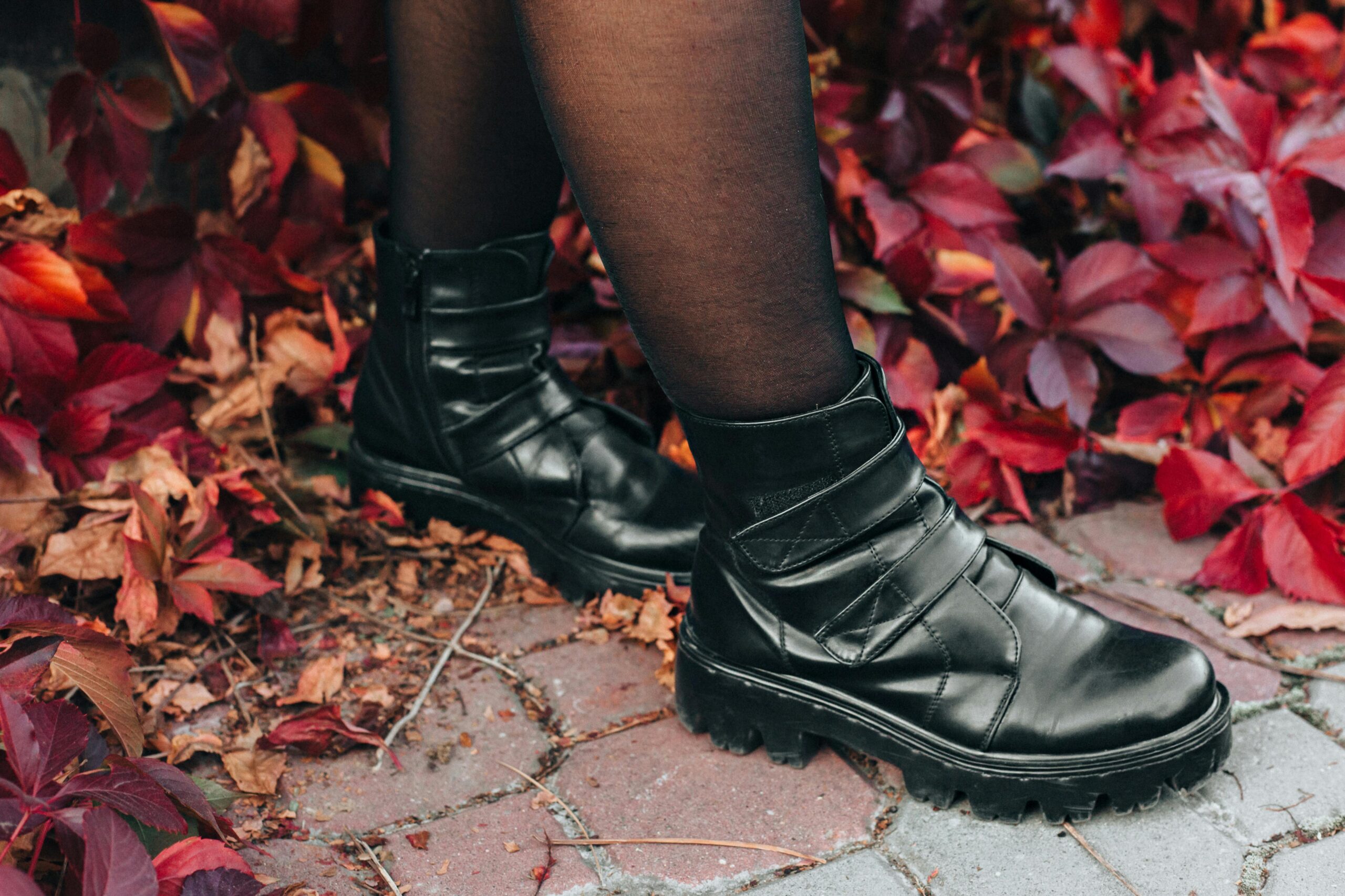 Botki - jakie wybrać, żeby pasowały do większości stylizacji